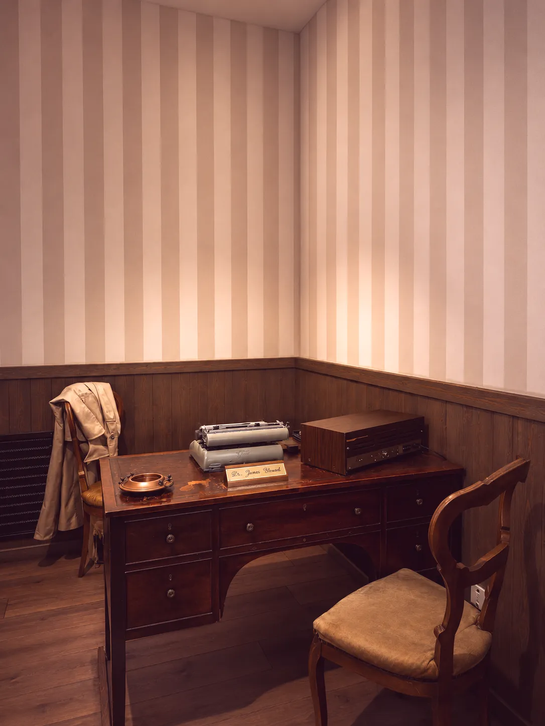 Dettaglio scenografico dell’escape room Complotto
